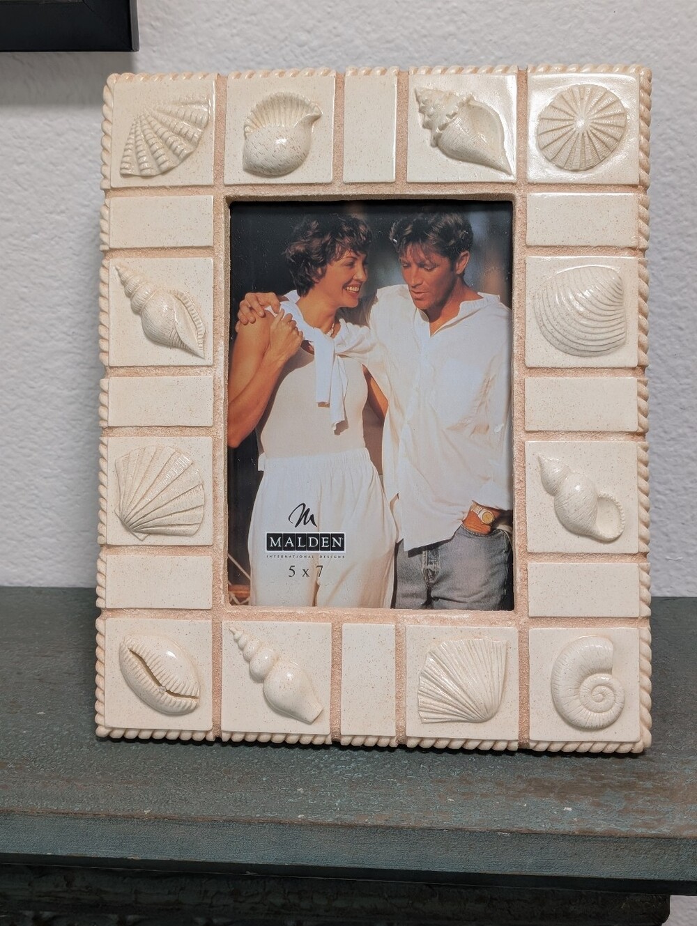 Malden 3D Seashell Ceramic Stoneware Picture Frame Fits 5x7 Cream Beach Ocean